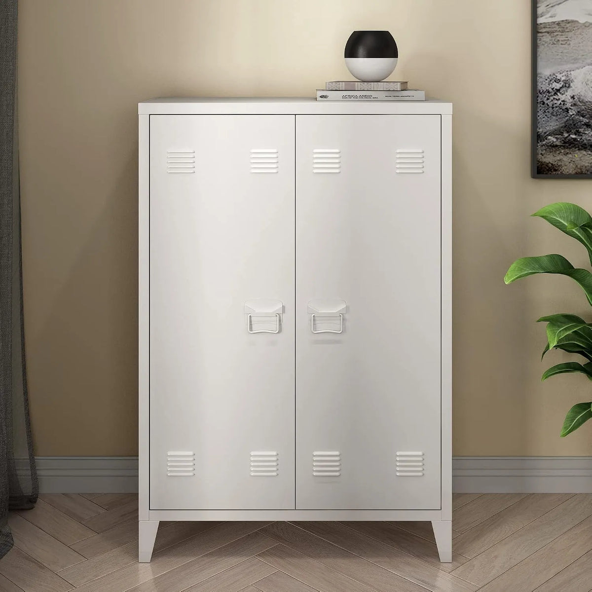 Oripää metalowa szafka do salonu — regulowana konstrukcja, 110 × 75 × 33 cm, 2 p, biały, regulowana wysokość